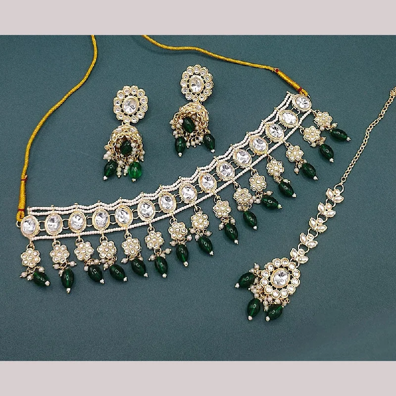 Artistic Crystal Necklace-Lucentarts Jewellery Gold Plated Kundan Stone And Pearls Choker Necklace Set