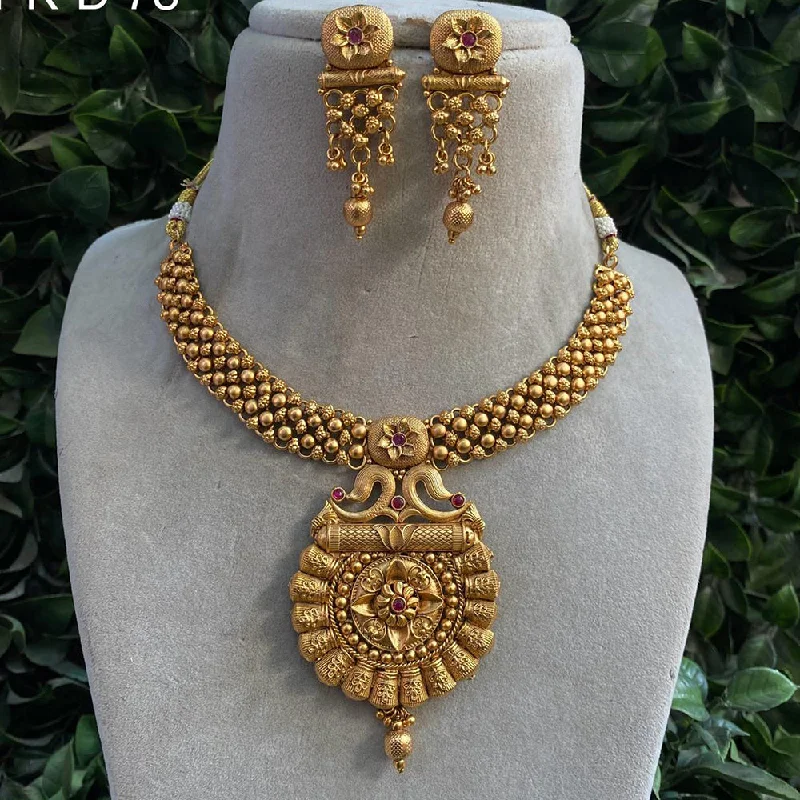 Simple Heart Pendant Necklace-Royal Kundan Jewellery Gold Plated Pota Stone Necklace Set